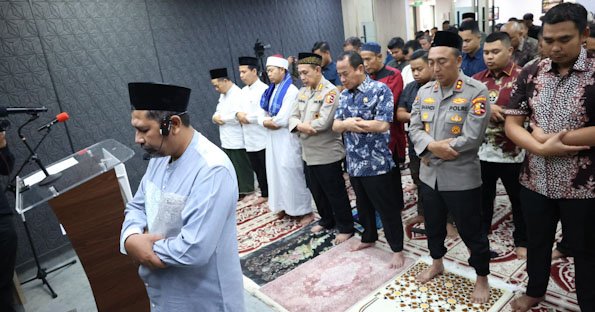 Mabes Polri Gelar Shalat Ghaib untuk Almarhum Driver Ojek Online