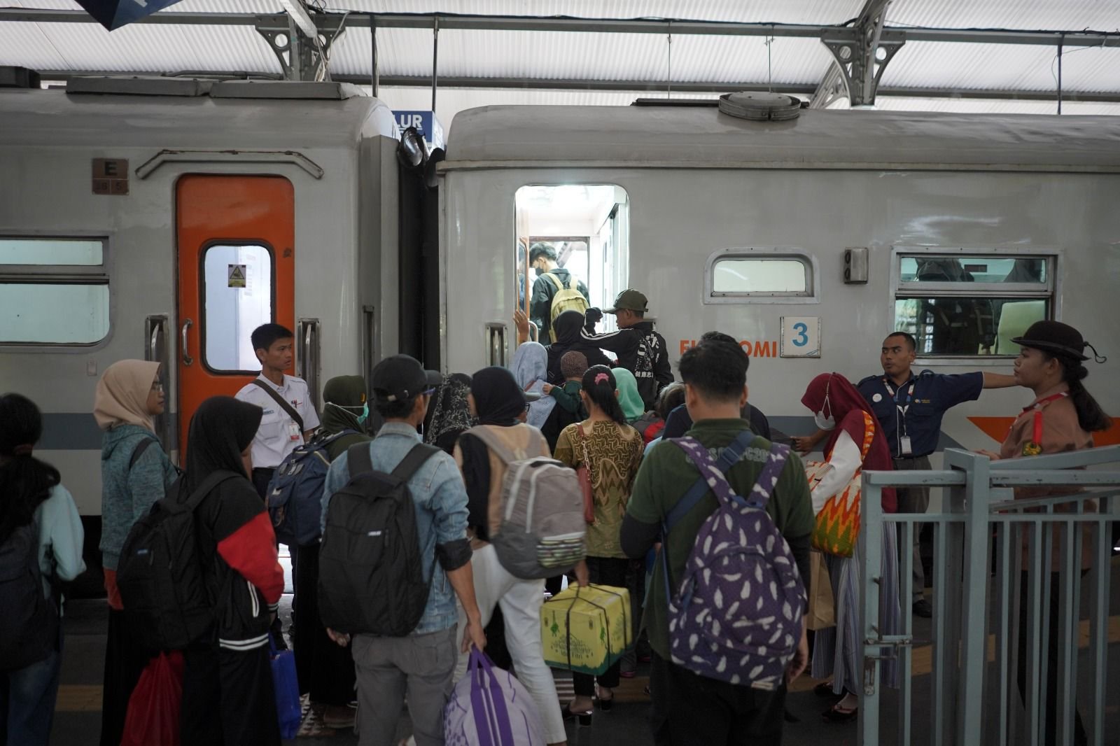 Jumlah Pengguna KAI Commuter di Sidoarjo Terus Tumbuh