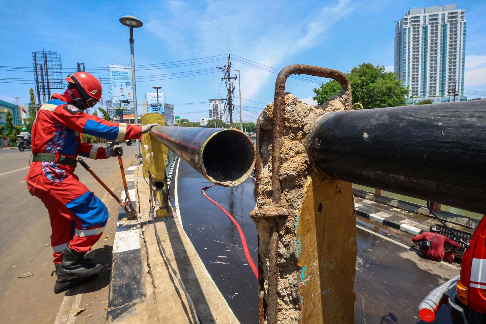 Pemkot Surabaya Siapkan Rp2,5 Miliar untuk Perbaikan Fasum Akibat Aksi Massa