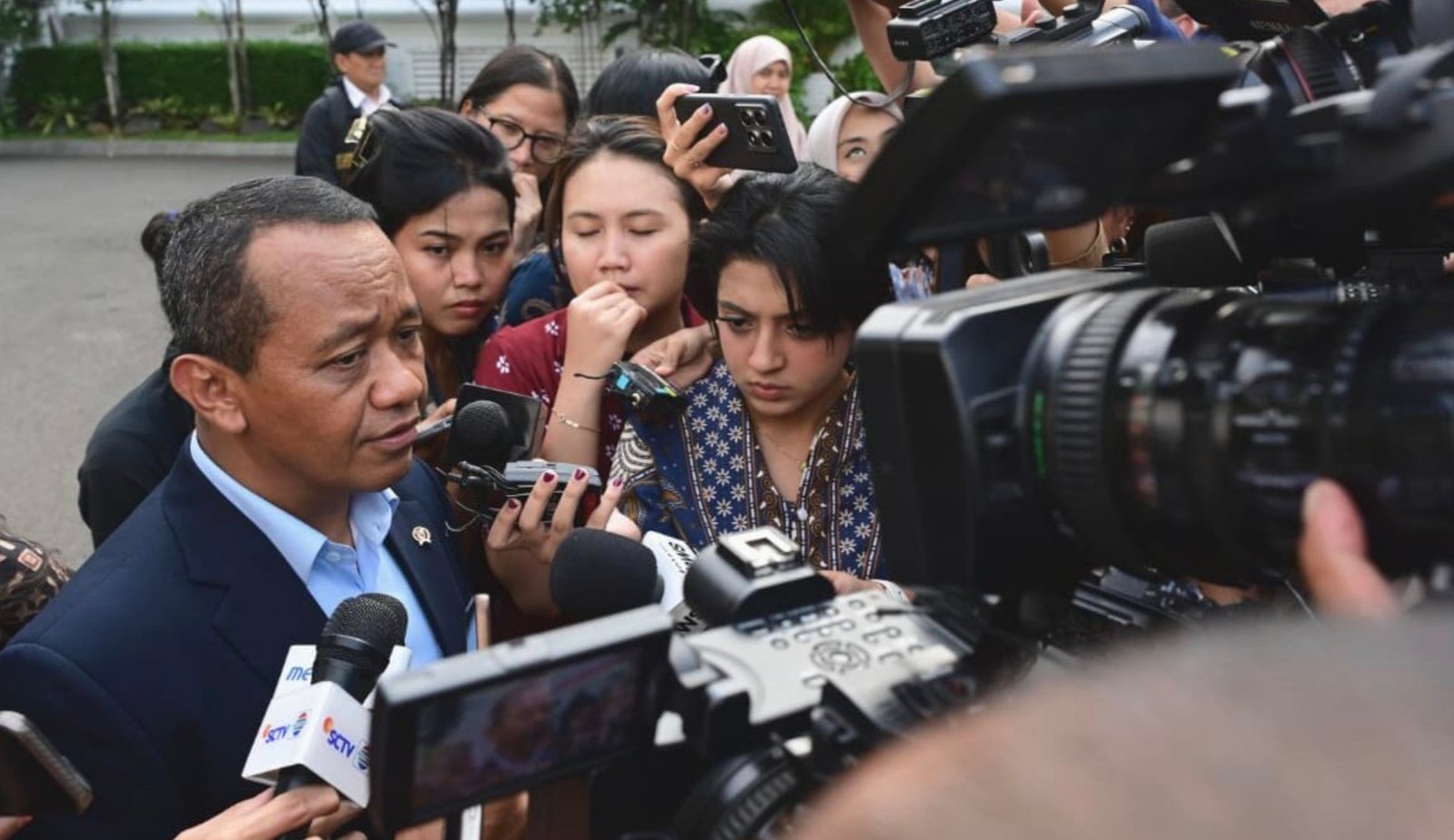 Pemerintah Siapkan Pembangunan Pembangkit Surya 100 Gigawatt, Buka Peluang Investasi Asing