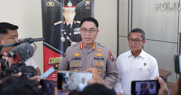 Polda Jatim Kerahkan Ratusan Personel Evakuasi dan Penanganan Darurat Erupsi Semeru