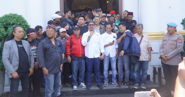 Belasan Ormas Gabungan Datangi Polrestabes Surabaya, Nyatakan Komitmen Jogo Suroboyo Damai