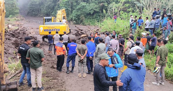 Kapolres Nagekeo Polda NTT Terjun Langsung Tangani Longsor Boawae-Mauponggo