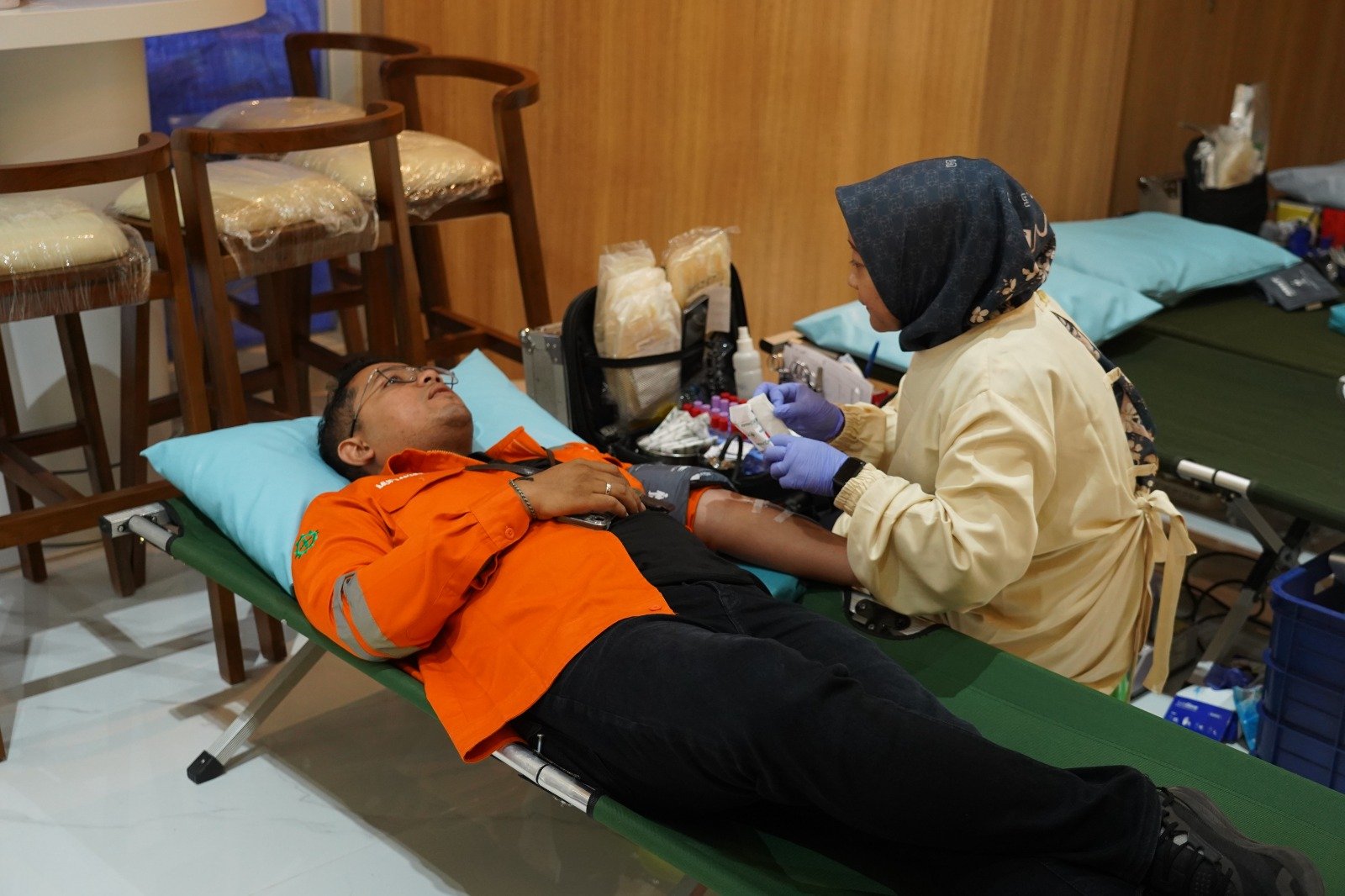 Jelang Peringatan Hari Listrik Nasional, PLN UIT JBM Gelar Donor Darah