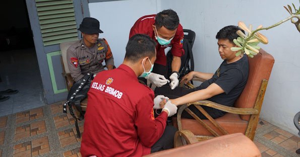 Brimob Polda Jatim Buka Layanan Kesehatan Gratis di Ponpes Al Khoziny Sidoarjo