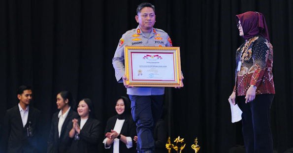 Layanan Makin Profesional, Polres Malang Raih Penghargaan Kompolnas Award 2025