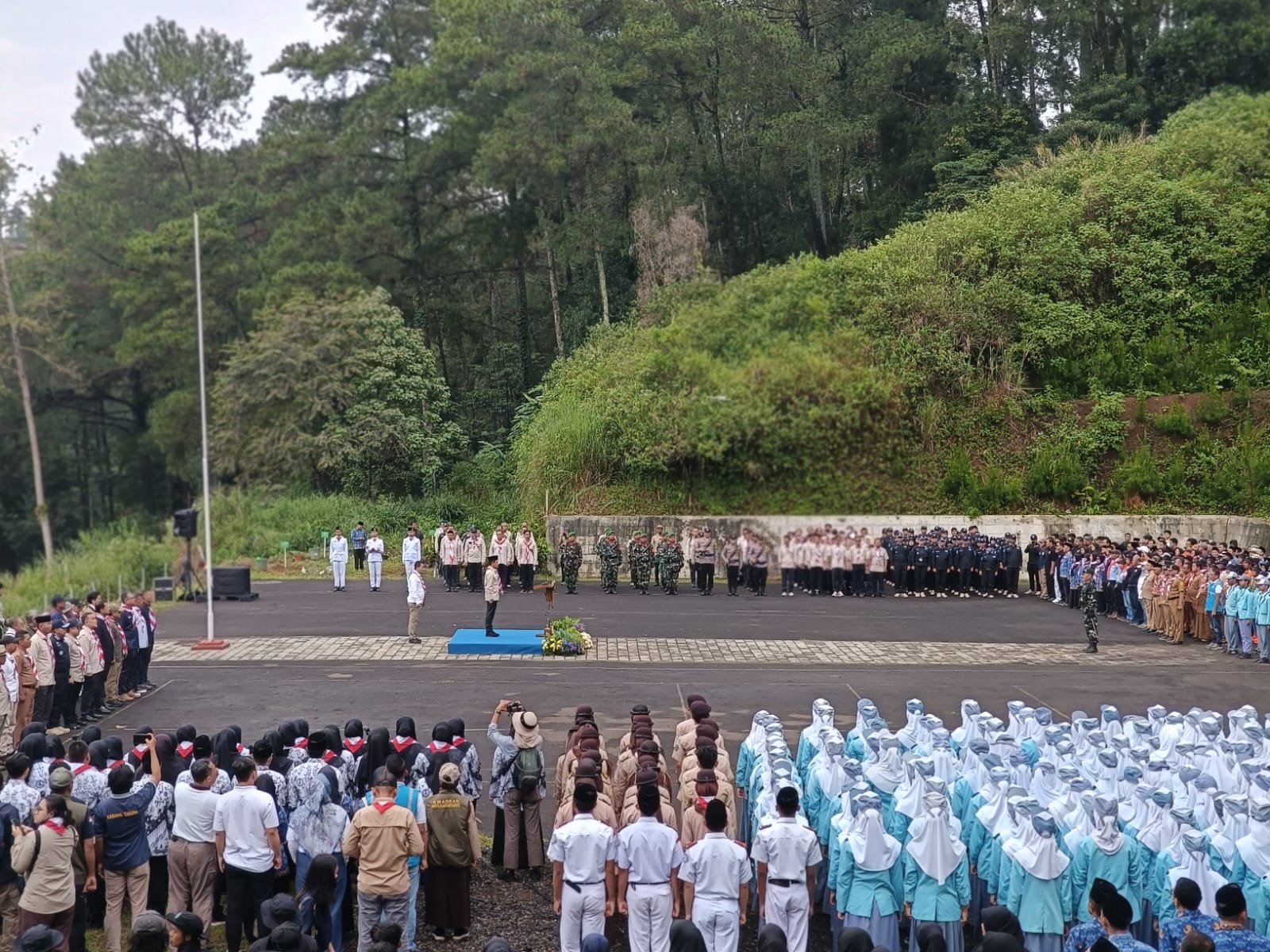 Hari Sumpah Pemuda, PTPN I Regional 2 Tanam Ribuan Pohon di Puncak