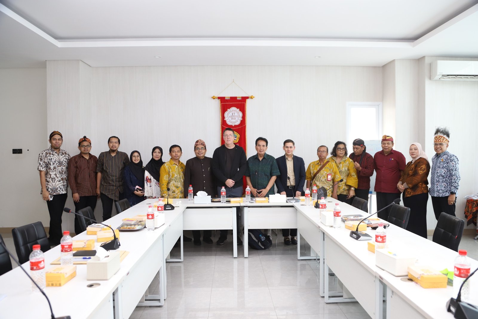 Untag Surabaya Dorong Internasionalisasi Melalui FGD Bersama Tiga Negara