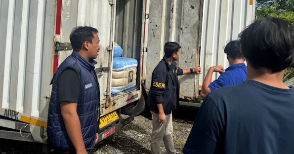 Polisi Bongkar Sindikat Balpres di Jakarta, 207 Bal Pakaian Bekas Impor Disita