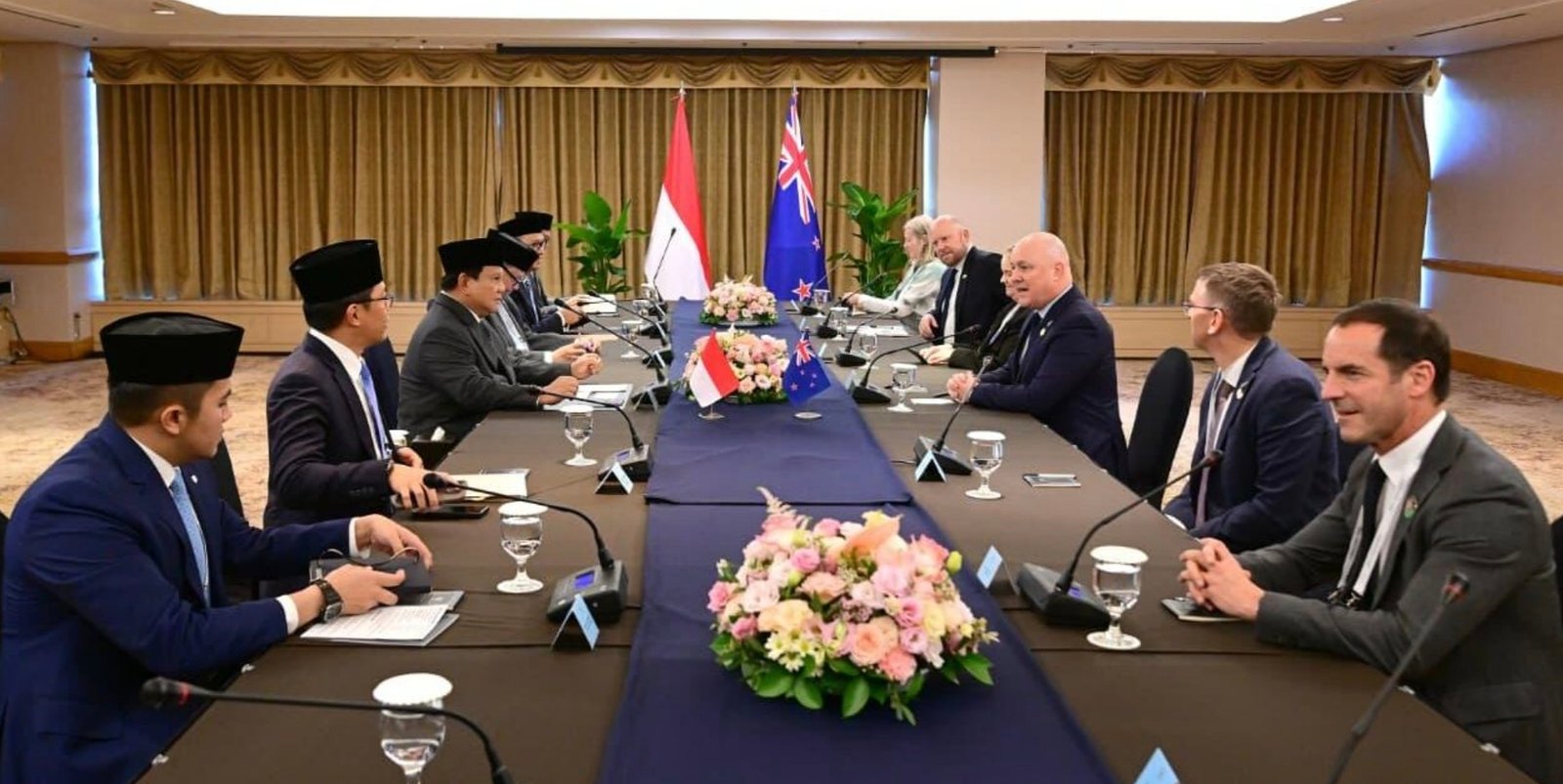 Di KTT APEC 2025, Prabowo Bahas Kolaborasi Indonesia–Selandia Baru di Bidang Pertanian dan SDM