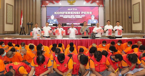 Polda Jatim Ungkap 1.443 Kasus dan Amankan 1.135 Tersangka Selama Operasi Sikat Semeru 2025