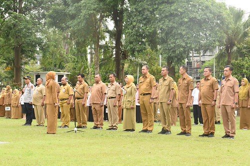 Apel Senin Pagi, Mbak Wali Tekankan Penataan Transportasi dan Peningkatan Pelayanan Kecamatan