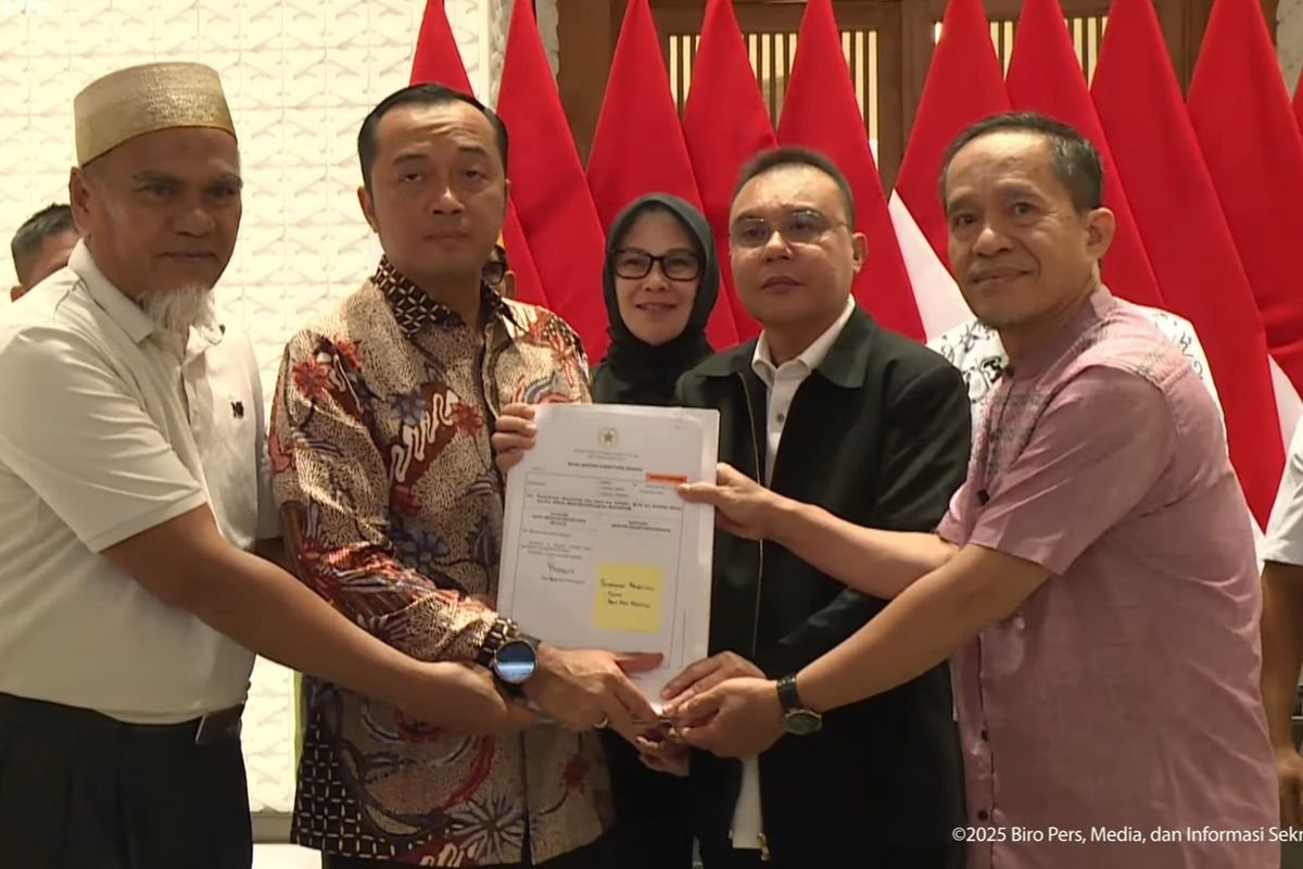 Dua Guru di Luwu Utara Dapat Rehabilitai Hukum dari Prabowo, Nama Baik Dipulihkan