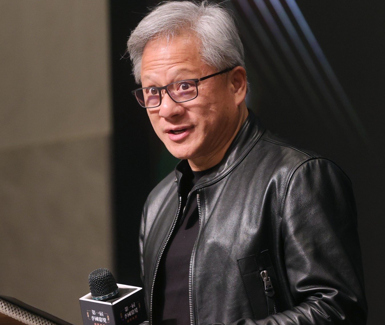CEO Nvidia Peringatkan Dominasi AI China dan Kritik Kebijakan Chip Washington