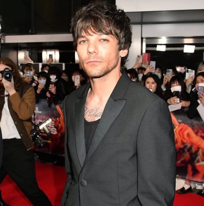 Louis ‘One Direction’ Tomlison Rilis “Palaces”, Pre-Release Kedua dari “How Did I Get Here?”