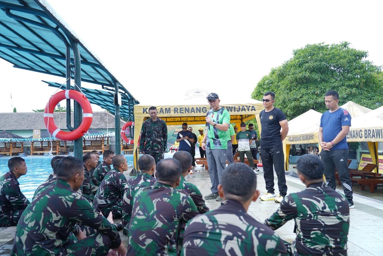 Pangdam V/Brawijaya Tinjau Renang Militer Untuk Evaluasi Progjagar Operasi TNI AD