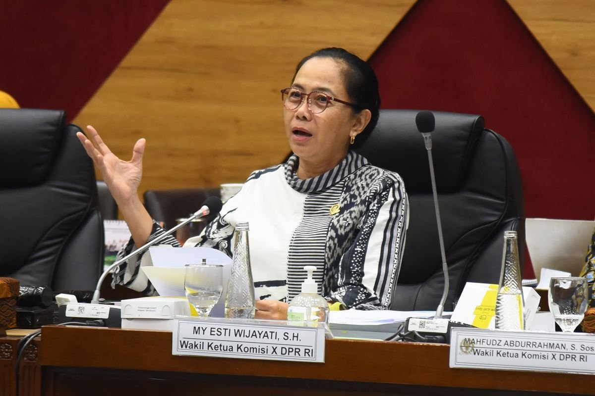 Rehabilitasi Dua Guru di Lawu Utara, Komisi X DPR RI: Keputusan Tepat