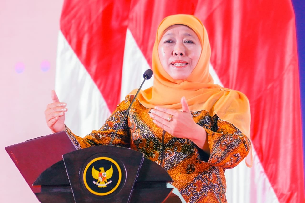 Jatim Raih Dua Penghargaan Naker Award 2025, Khofifah Tegaskan Komitmen Ciptakan Iklim Usaha Kondusif