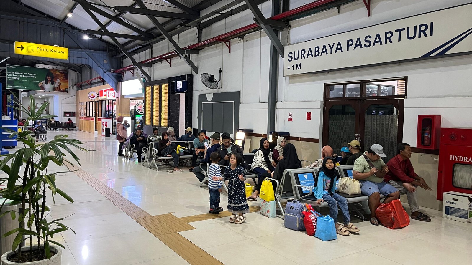 Lonjakan Penjualan Tiket Nataru, Stasiun Pasarturi Jadi Primadona Keberangkatan di Jawa Timur