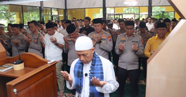 Polres Magetan Sholat Ghoib dan Donasi Kemanusiaan untuk Korban Bencana Aceh Sumatera
