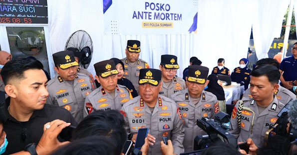 Wakapolri Tinjau Posko Antemortem DVI di Sumatera Barat, Pastikan Proses Identifikasi Korban Berjalan Optimal