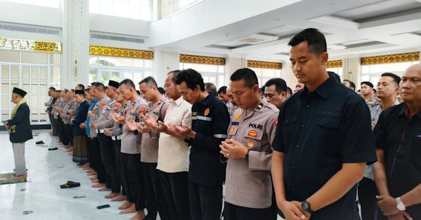 Polresta Sidoarjo Gelar Sholat Ghaib dan Doa Bersama untuk Korban Bencana Aceh Sumatera
