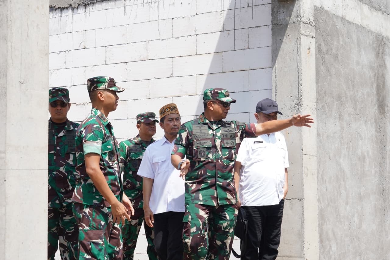 Danrem 084/BJ Tinjau Progres Pembangunan Kantor Desa Koperasi Merah Putih di Pamekasan