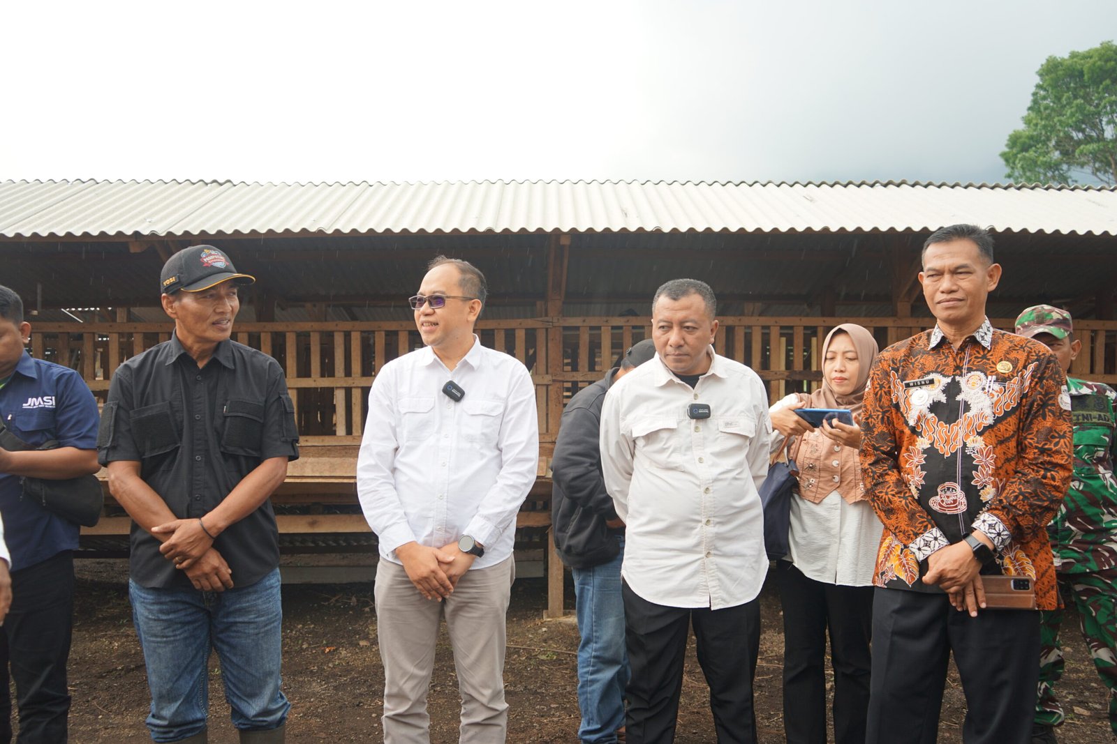 Kandang Komunal, Sembako, dan PMT: PTPN I Regional 5 Salurkan TJSL Rp 1,28 Miliar di Kawasan Ijen Bondowoso