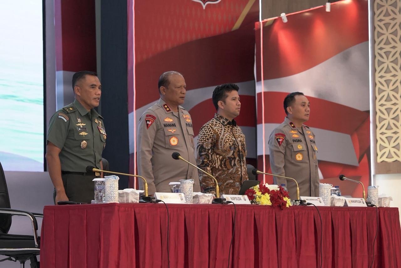 Kapoksahli Pangdam V/Brawijaya menghadiri Apel Kasatwil dan Anev Sitkamtibmas 2025 Polda Jatim Mewakili Pangdam V/Brawijaya