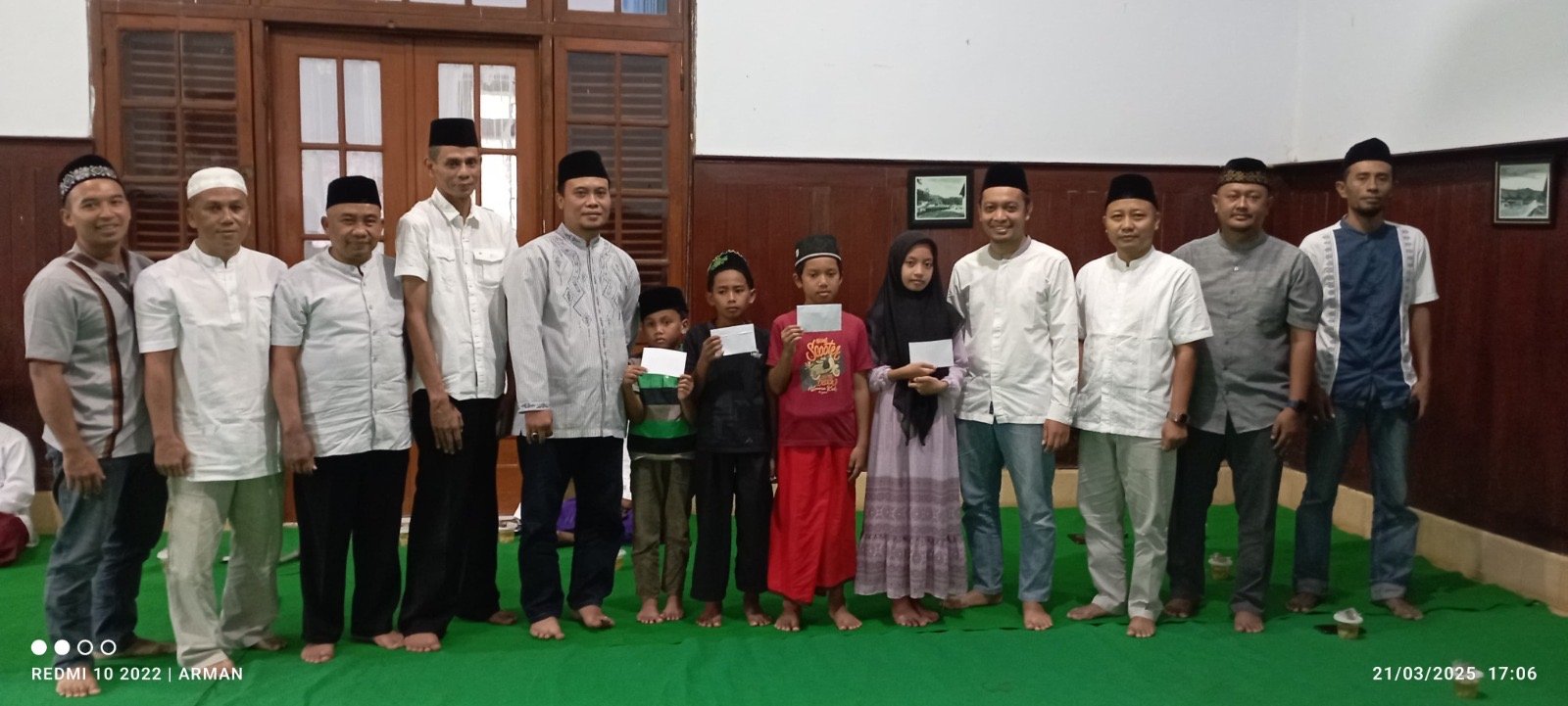 PTPN I Regional 5 Dukung Pemerintah Berantas Kemiskinan Lewat Program Padat Karya dan Bantuan Sosial di Jember