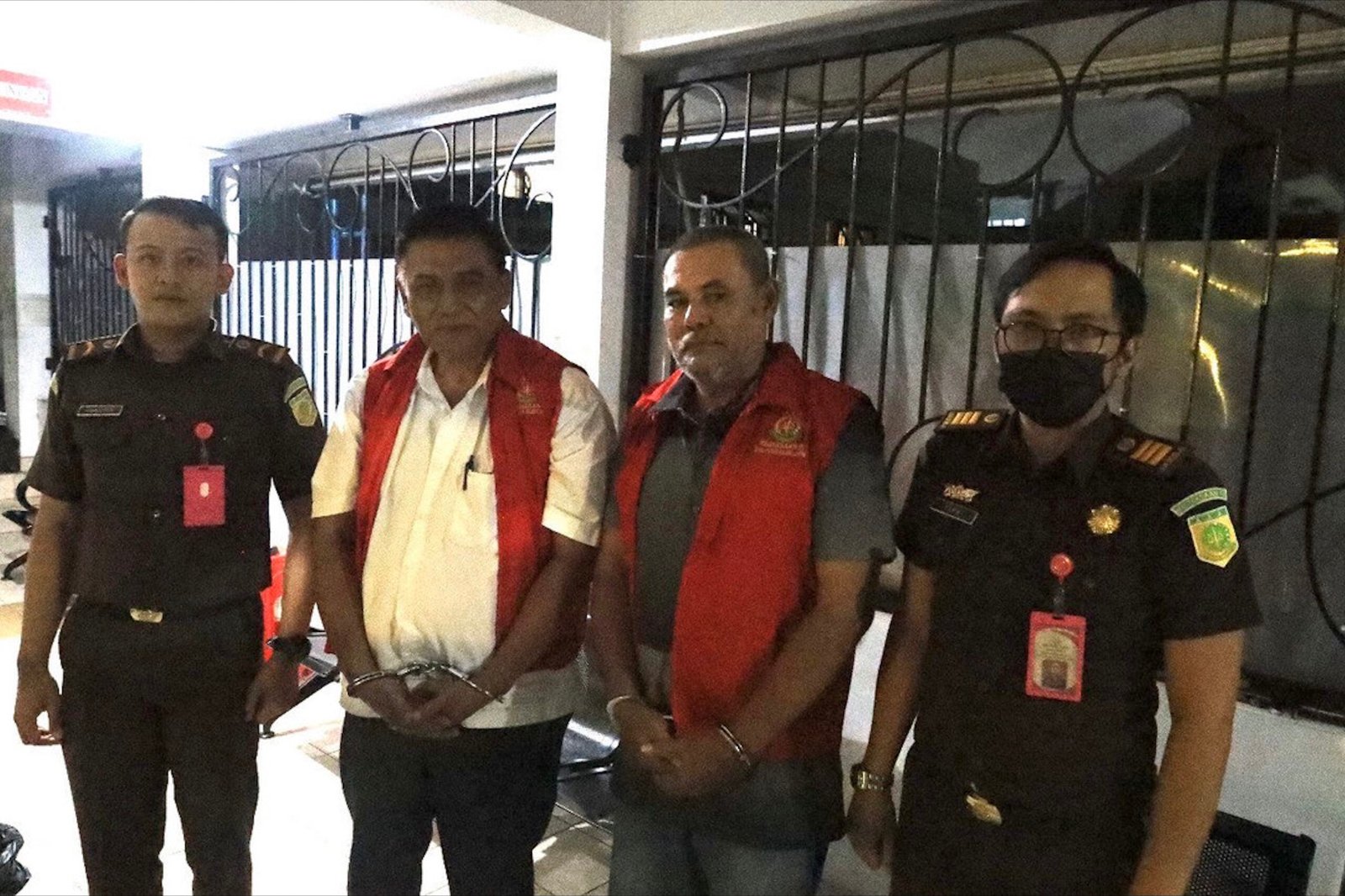 Kejaksaan Tinggi Jawa Timur Menetapkan Direktur PT. Lintang Utama Nusantara sebagai Tersangka Dalam Perkara Dugaan Tipikor Penyimpangan Kegiatan Peningkatan Sarana dan Prasarana Pengelolaan Belanja Modal Dinas Pendidikan Provinsi Jawa Timur 