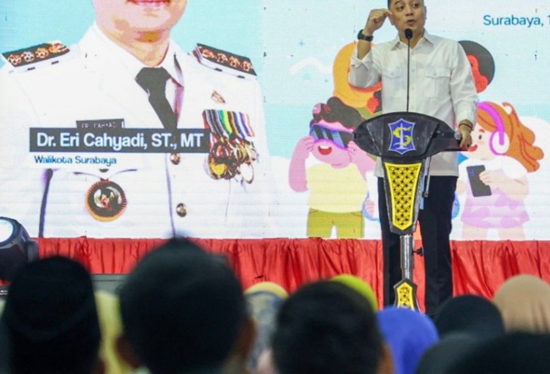 Pemkot Surabaya Sosialisasikan SE Pembatasan Penggunaan HP Anak di Sekolah