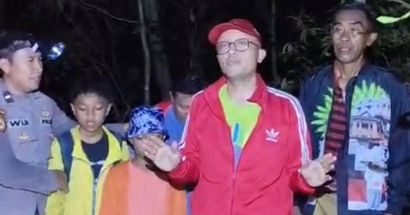 Polres Gresik Selamatkan Wisatawan asal Sidoarjo Tersesat di Hutan Pulau Bawean