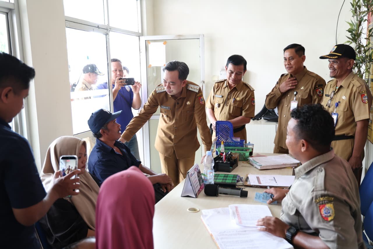 Gus Fawait Pantau Langsung Efektivitas Pelayanan Pelayanan Adminduk di Kecamatan Bangsalsari