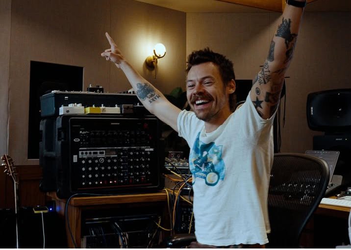 Harry Styles Comeback Lewat Single “Aperture”