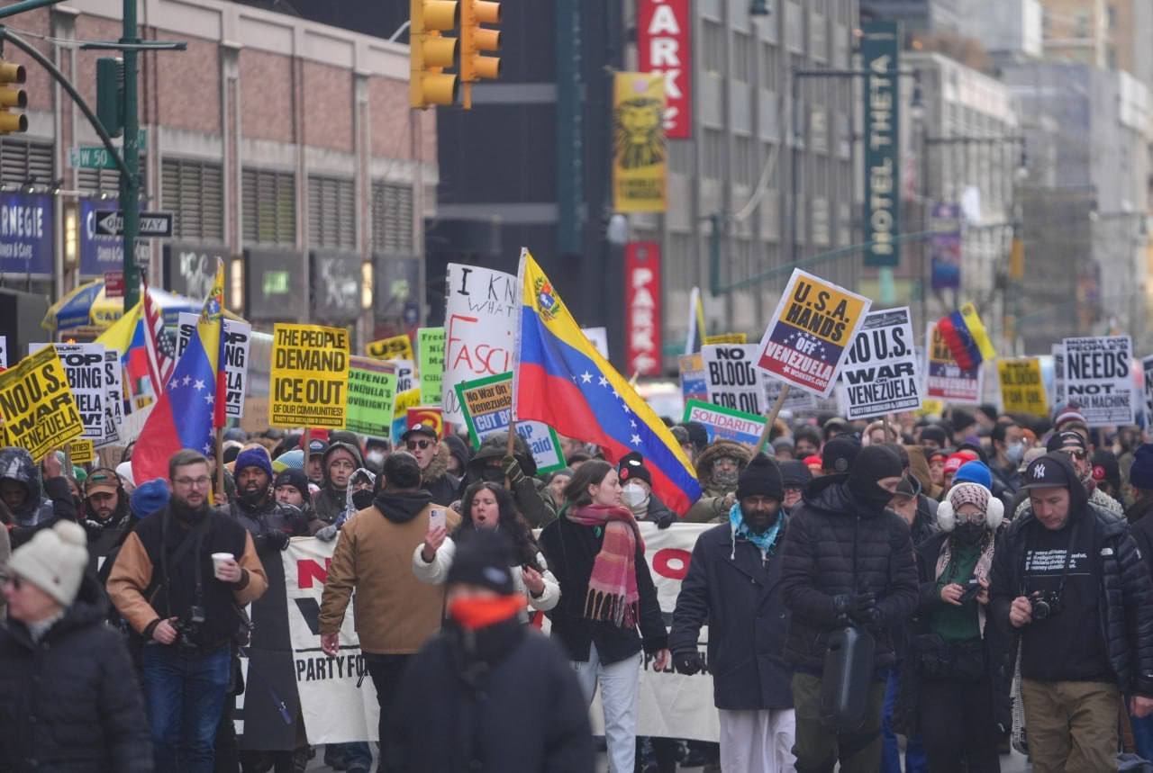 Massa Berbagai Kota di AS Tolak Perang Terhadap Venezuela