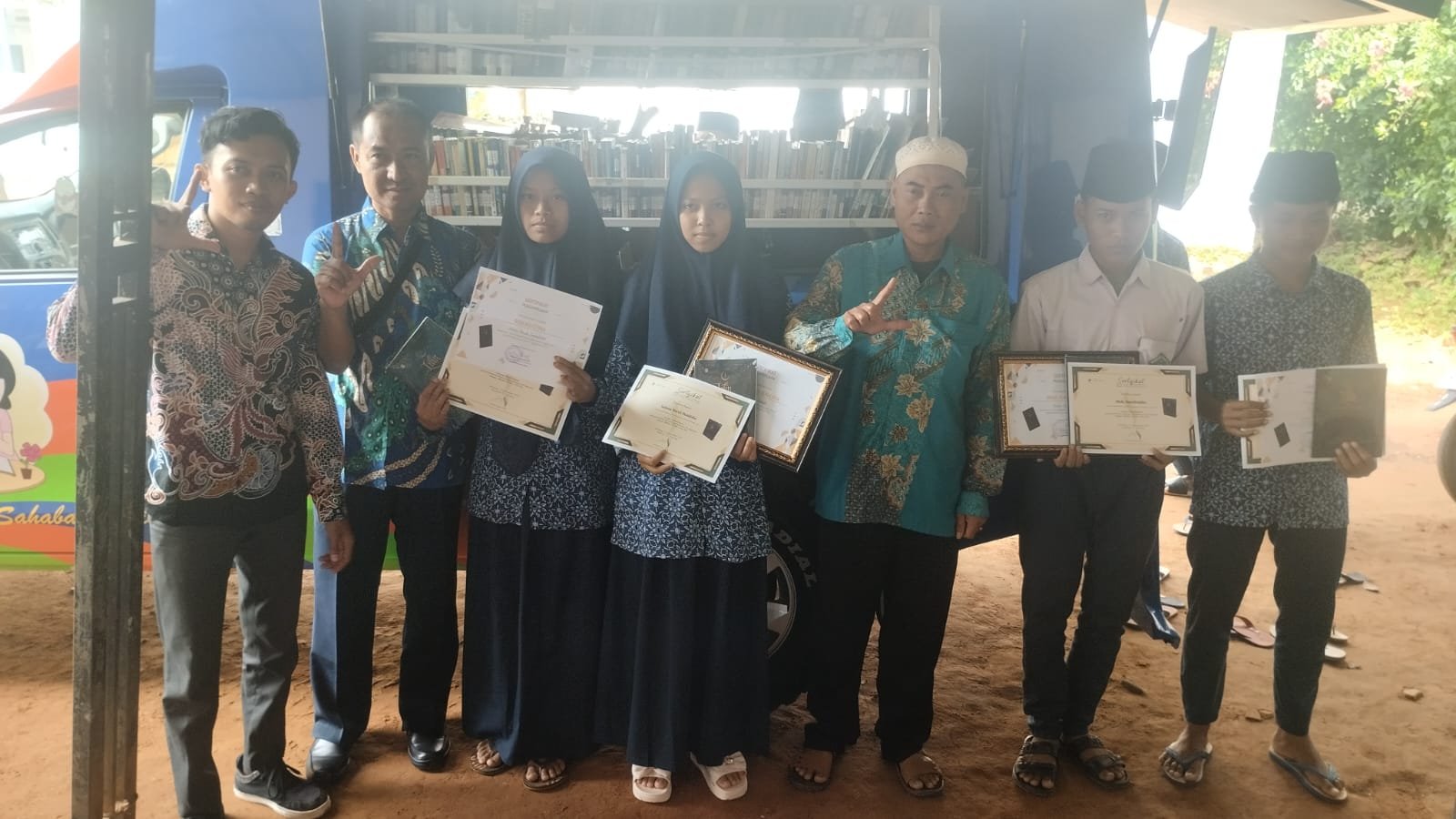 MTs Darussalam Karangnangka Luncurkan Buku Antologi Puisi ‘Lilin’