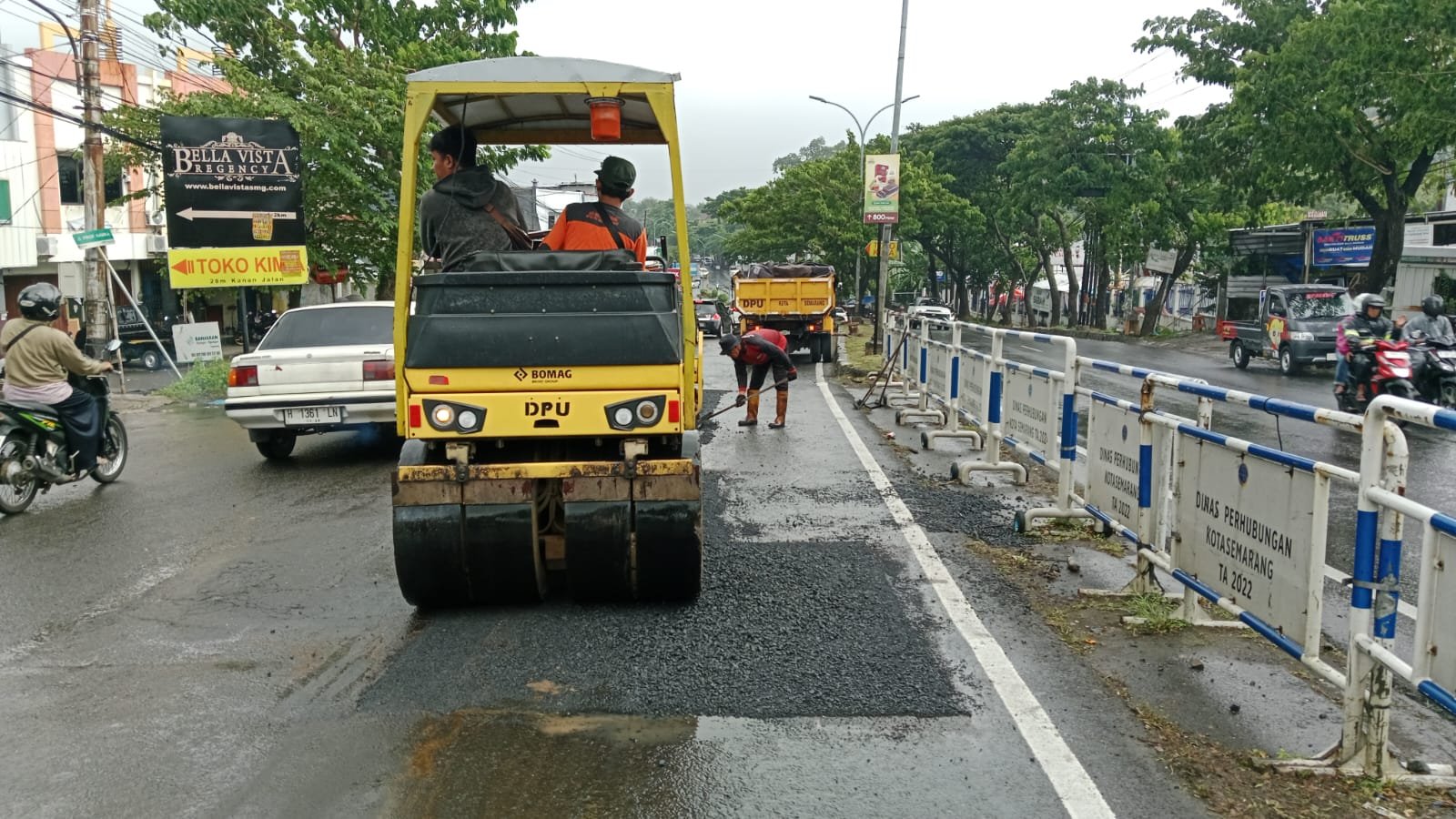 Pemkot Semarang Tambal Jalan Berlubang di Ruas-ruas Jalan Ibu Kota Jawa Tengah