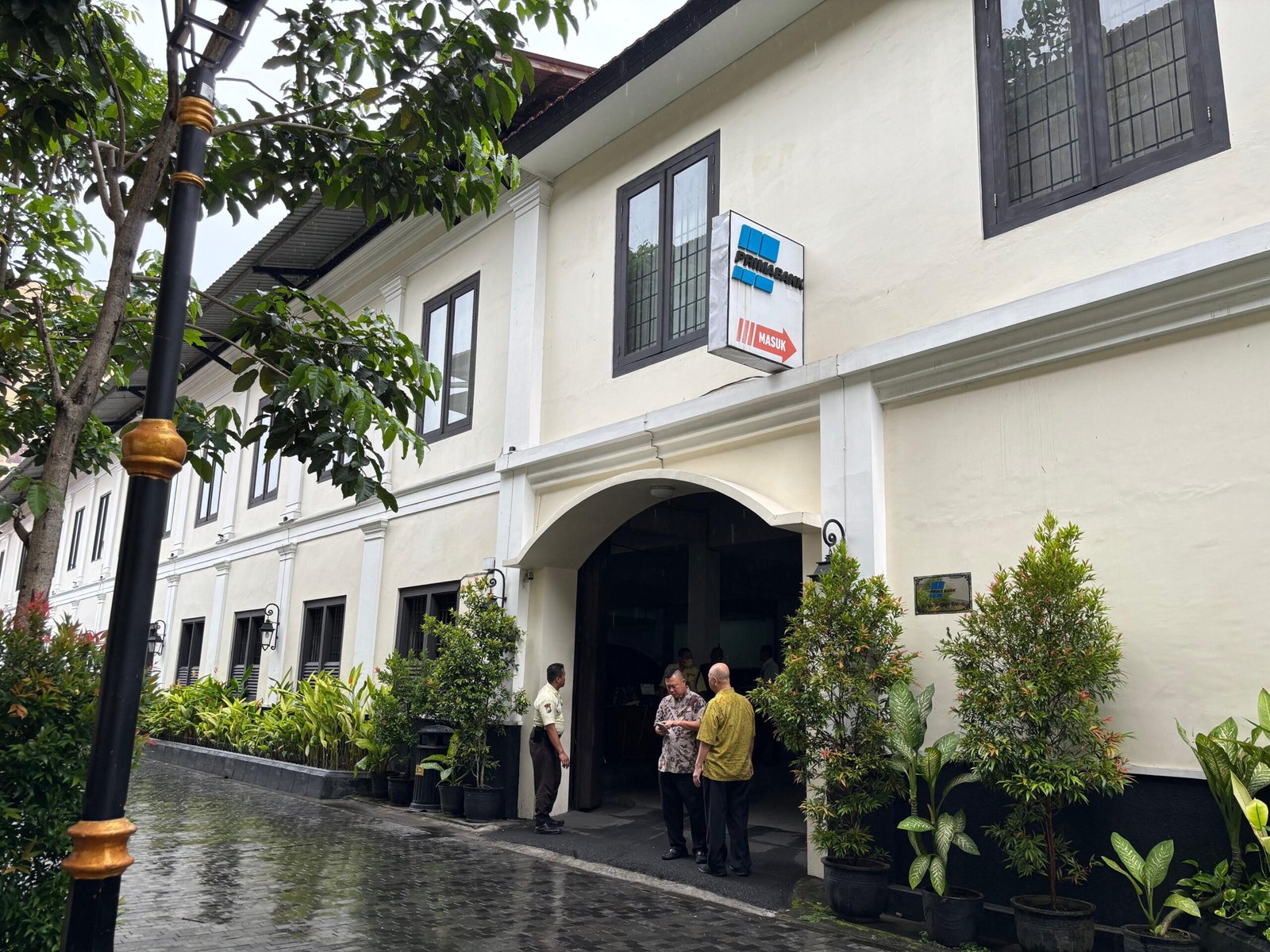 Izin Dicabut, LPS Prioritaskan Pembayaran Simpanan Nasabah BPR Prima Master Bank