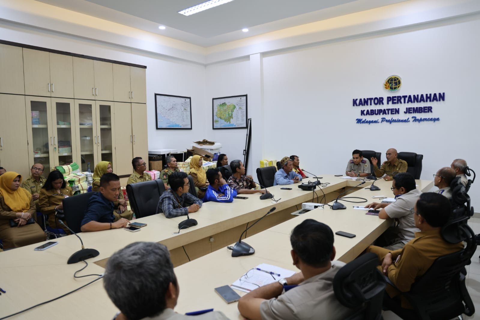 Banjir Berulang Pemkab Jember Fasilitasi Audiensi Warga Villa Indah Tegal Besar Bersama BPN dan Satgas Tata Ruang