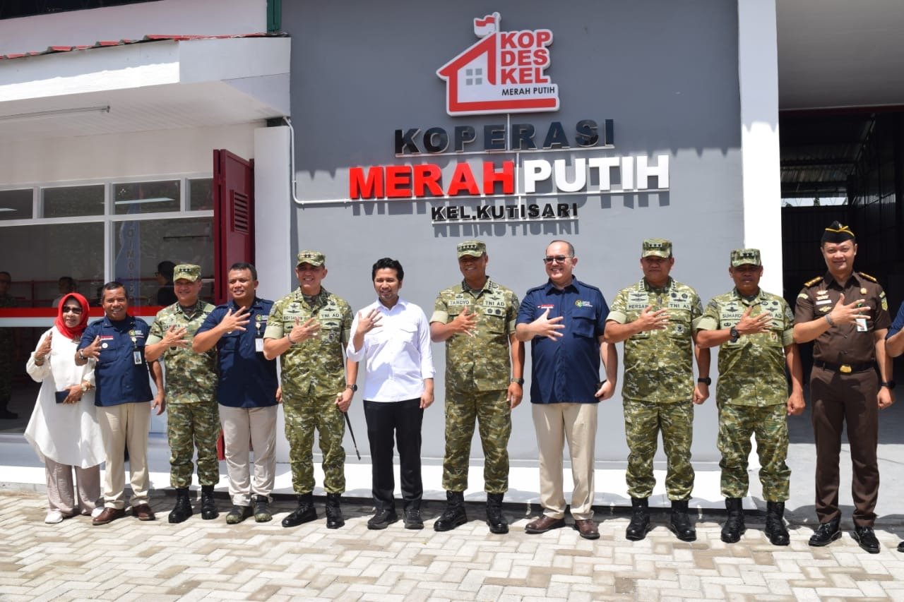 Pangdam V/Brawijaya Dampingi Wapang TNI Tinjau Kesiapan KDKMP Surabaya: Sinergi Kuat untuk Ekonomi Lokal