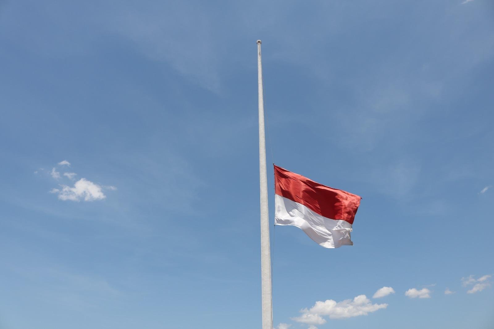 Pemerintah Tetapkan Berkabung Nasional, Bendera Setengah Tiang Dikibarkan 3 Hari untuk Try Sutrisno