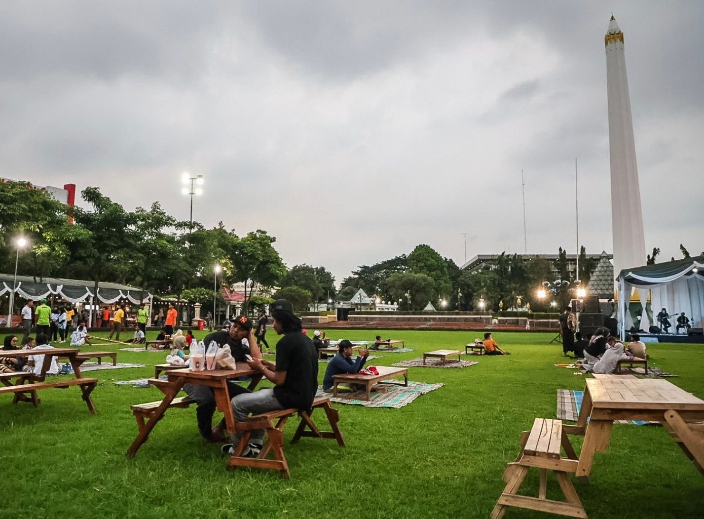 Ngabuburit Ramadan 2026 di Tugu Pahlawan Surabaya Berakhir