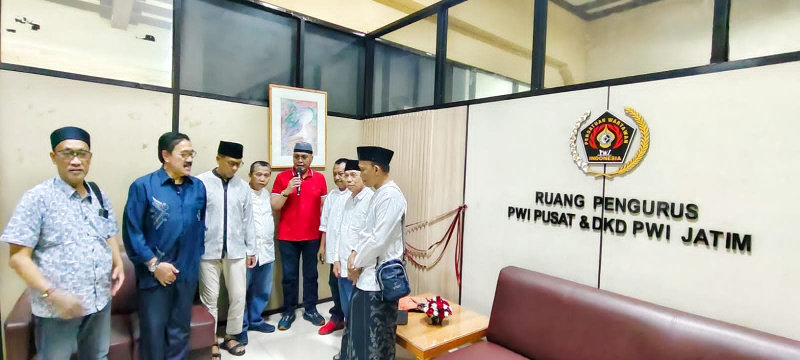 PWI Jatim Gelar Bukber, Resmikan Ruang Khusus Pengurus Pusat dan Dewan Kehormatan