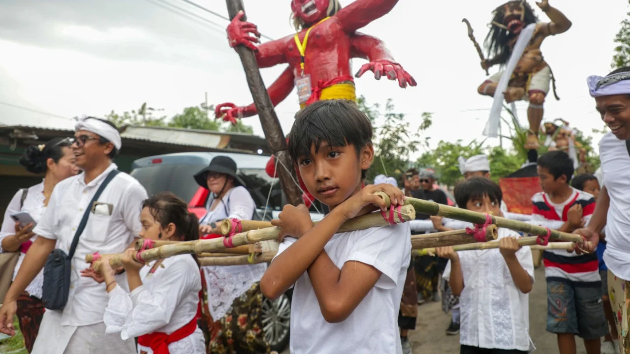 Pawai Ogoh-Ogoh Nyepi 2026 di Surabaya Meriah, Simbol Penyucian dan Toleransi