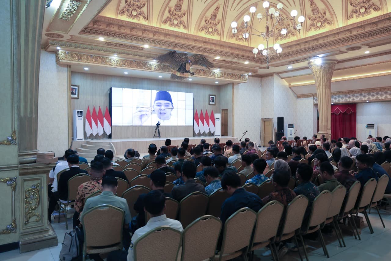 Dari Tanah Suci Gus Fawait Pimpin Konsolidasi MBG Satgas dan SPPG Rapatkan Barisan Sukseskan Program Nasional