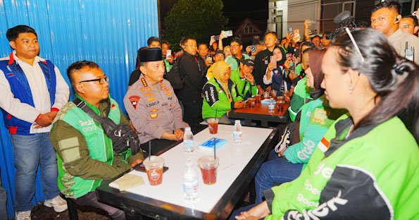 Momen Kapolri Interaksi-Serap Aspirasi Ojol di Kedai Ado Presisi