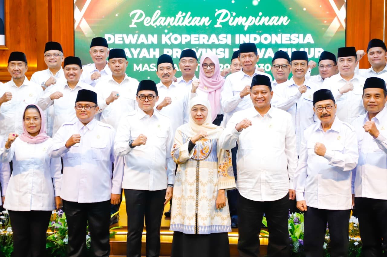 Pelantikan Dekopinwil Jatim 2025-2030, Gubernur Khofifah Tekankan Peran Strategis Koperasi Perkuat Ekosistem Ekonomi Kerakyatan