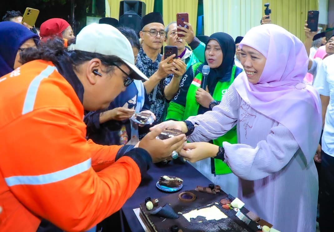 Gubernur Khofifah Tutup Rangkaian Riyayan Idulfitri 1447 H bersama Ratusan Pengemudi Ojol