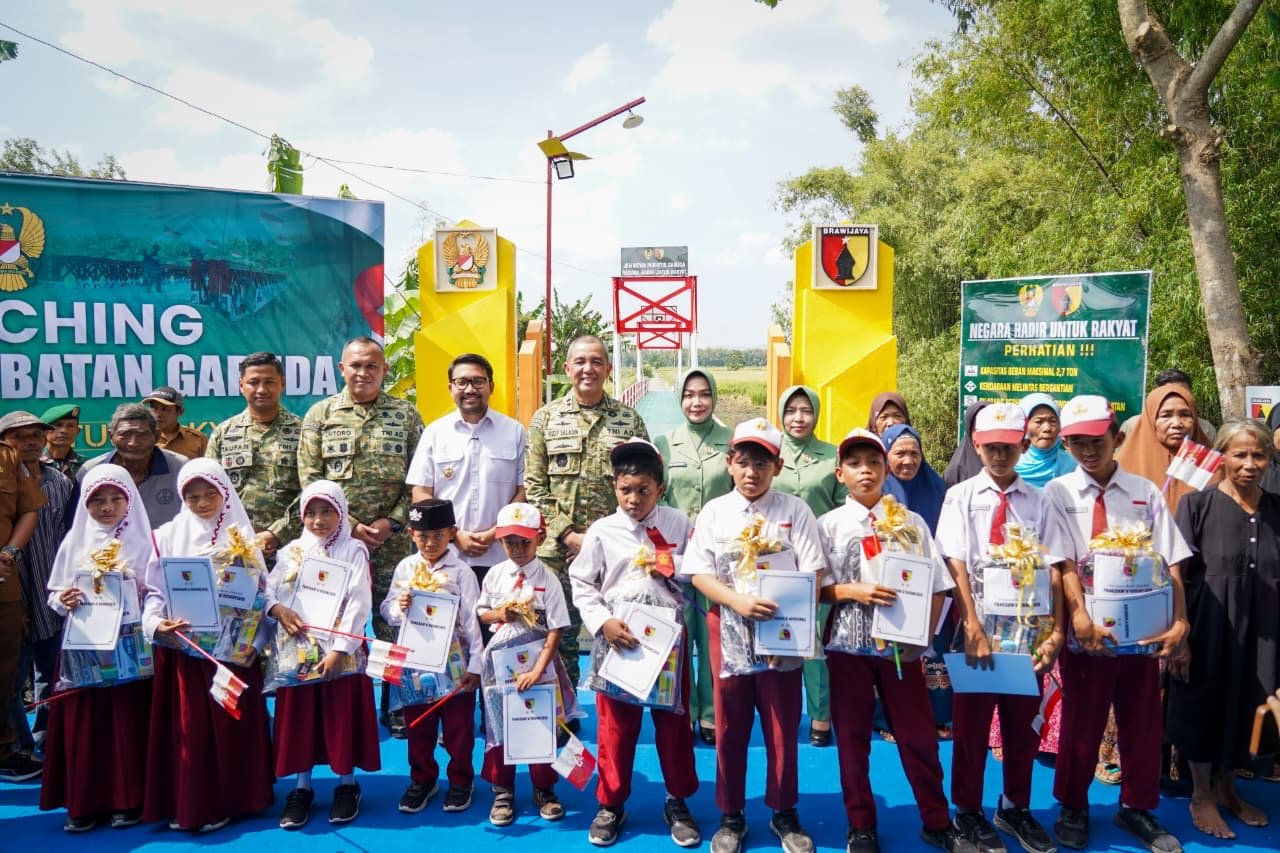 Pangdam V/Brawijaya Hadiri Launching 200 Jembatan Perintis Garuda Bersama Kasad di Nganjuk